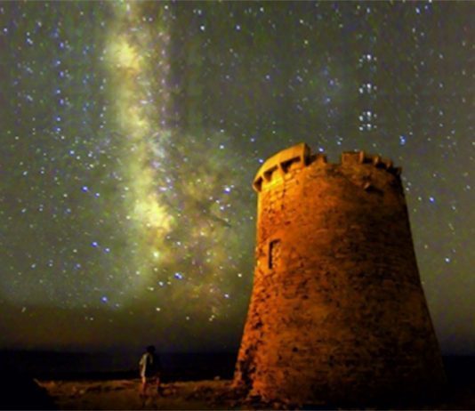 torres y atalayas de Mallorca se iluminarán este sábado para reivindicar la conservación de este patrimonio y sensibilizar a la ciudadanía sobre el drama que sufren las personas refugiadas.