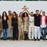 MODA ON Foto de familia de los ocho diseñadores que participaron en el desfile