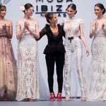 MODA ON La diseñadora Virginia Vald con las modelos del desfile