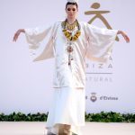 MODA ON La modelo Cristina Duato abrió el desfile con el diseño de K de Kose-Kose Privée