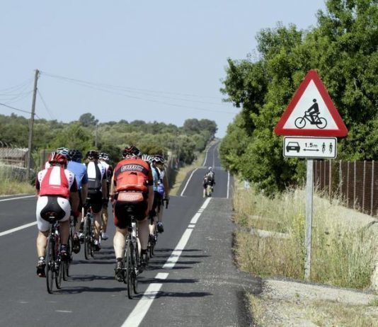 Incorporar o ampliar arcenes garantizarían la seguridad de los ciclistas Grup Canovas