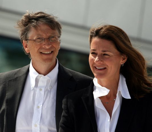 Bill Gates contra los libros escolares obsoletos y más tecnología actual Bill and Melinda Gates