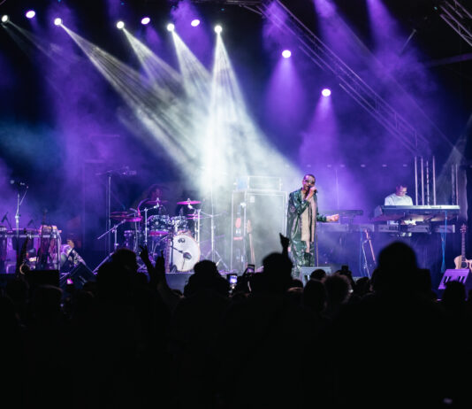 Youssou N’Dour conquista Port Adriano con su inigualable fusión musical