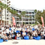 voluntarios-que-han-sumado-limpieza-playa-can-pere-antoni-palma-mano-europa-accion-anual-alerta-eco_69